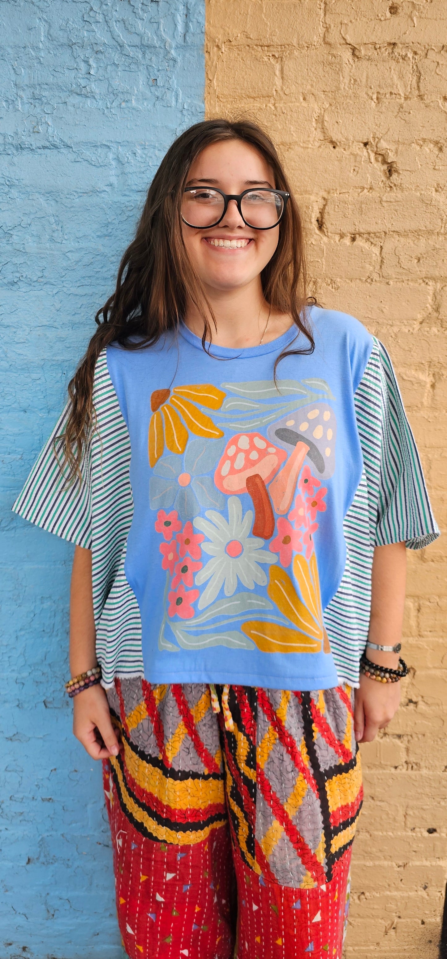 Abstract Mushroom Diva Flow Top