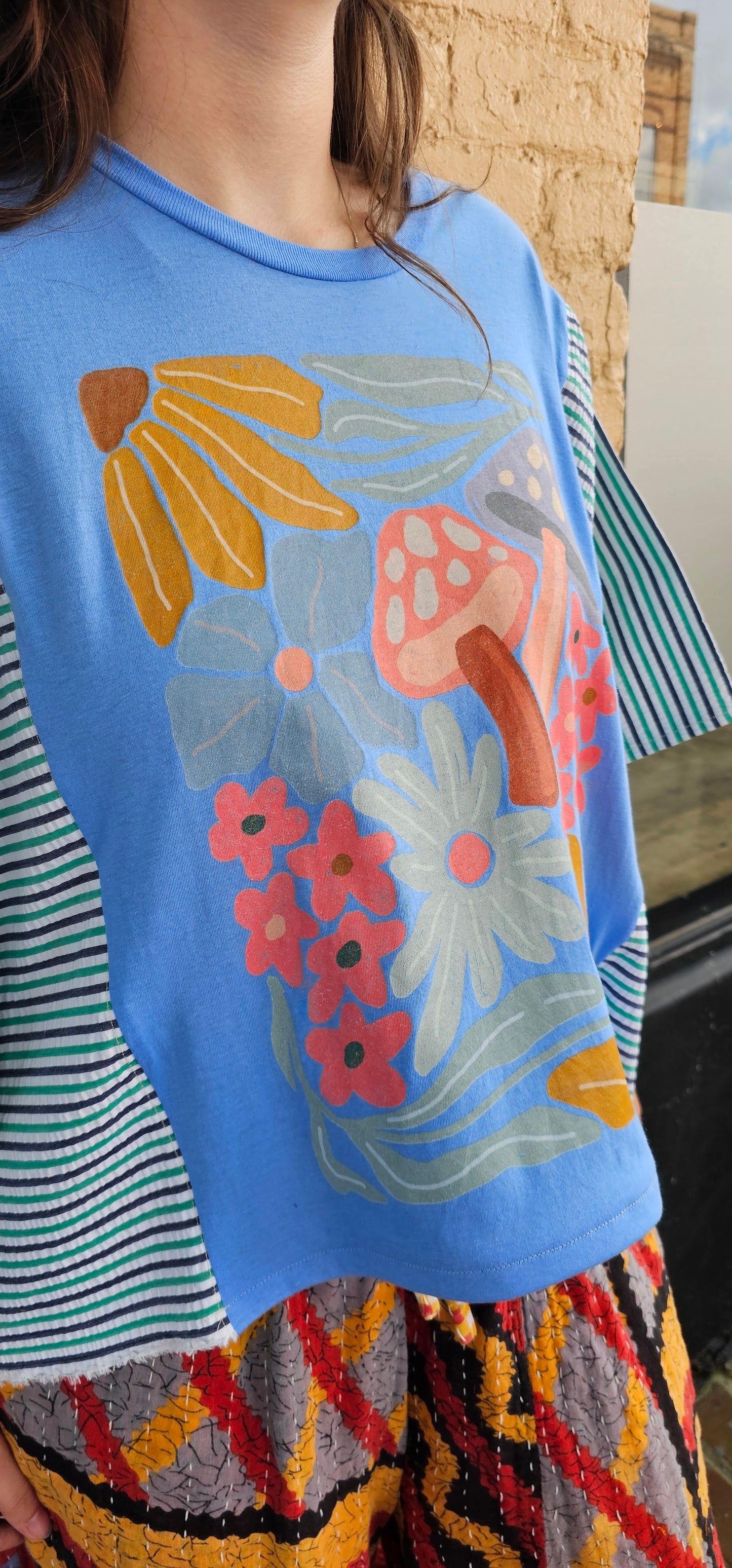 Abstract Mushroom Diva Flow Top
