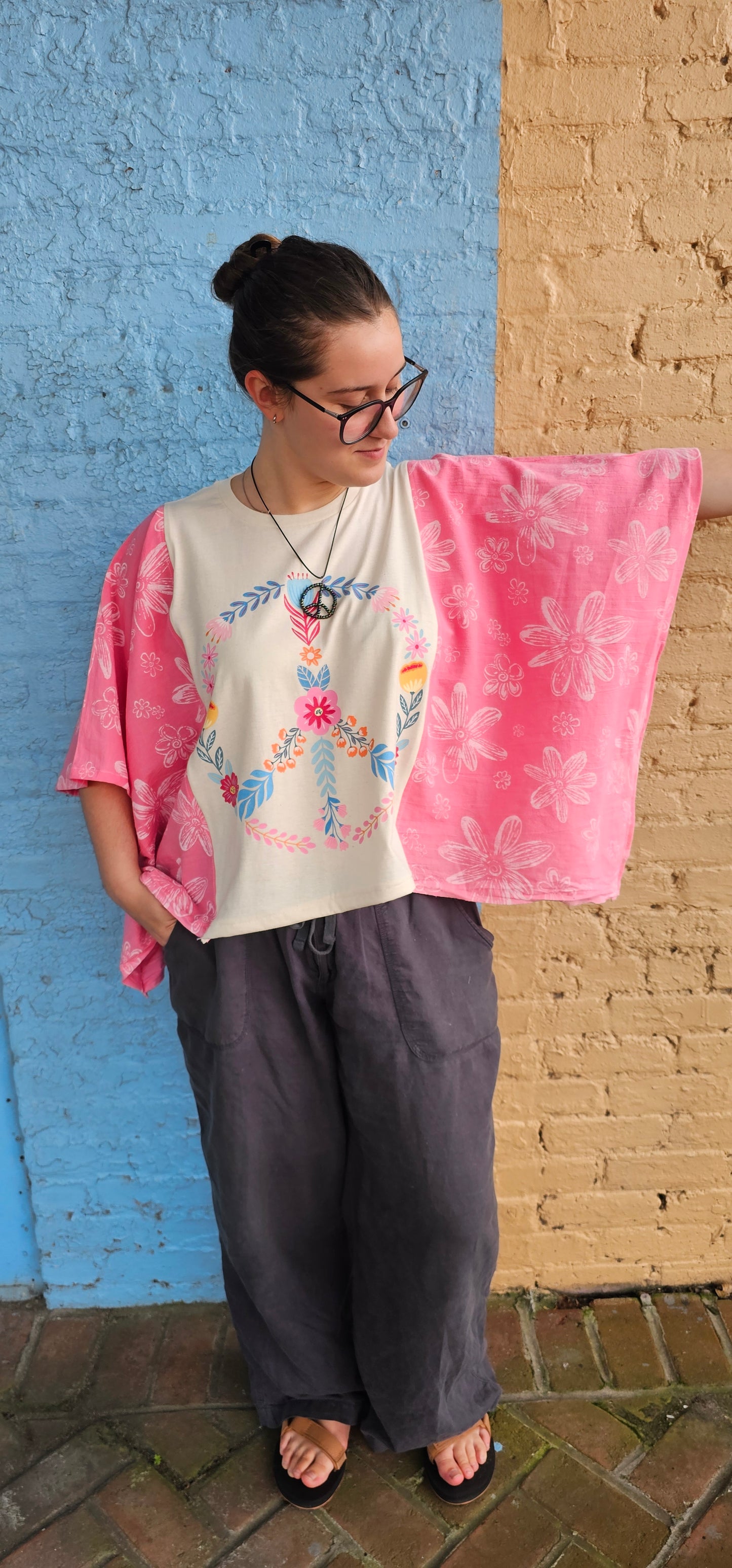 Floral Peace Sign Diva Flow Top