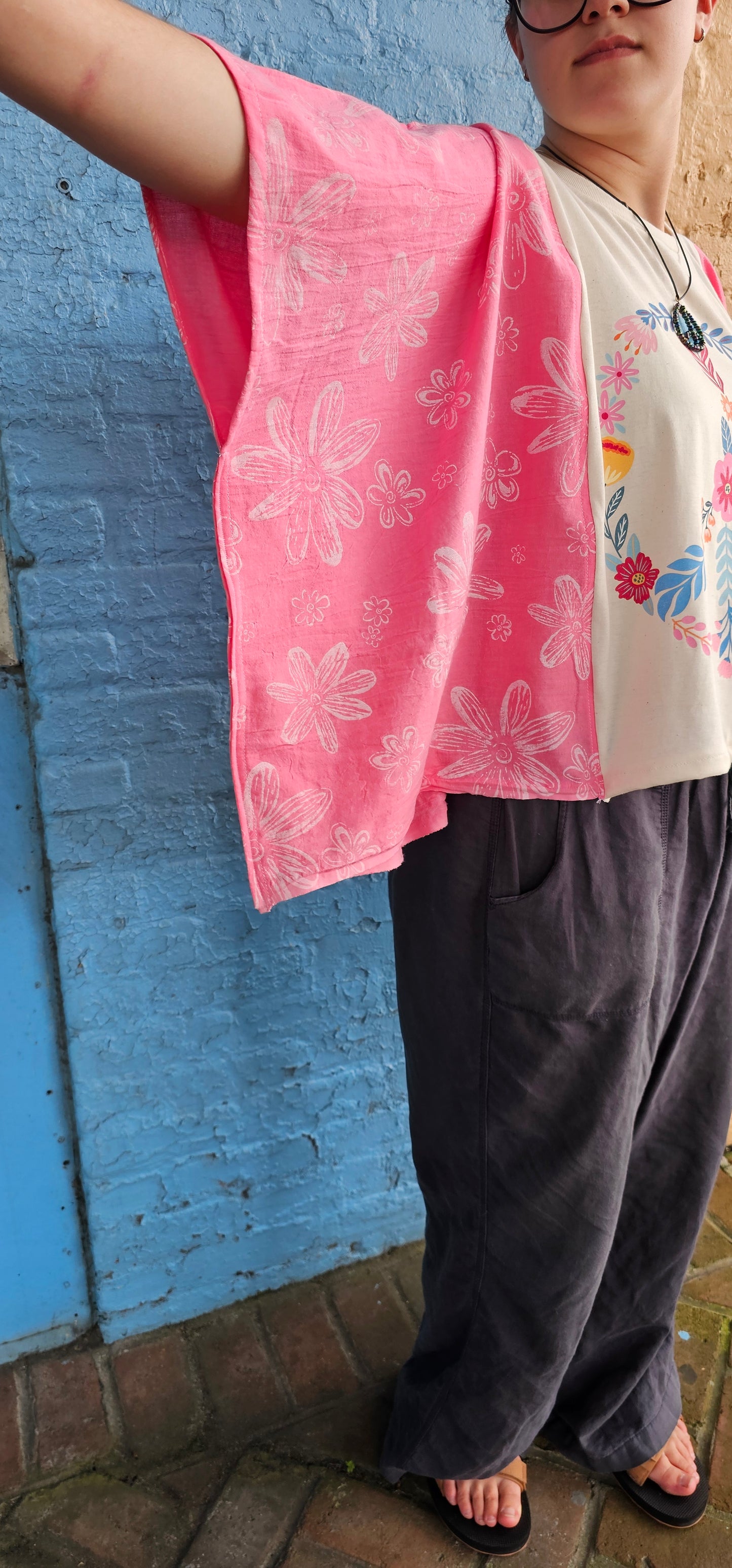 Floral Peace Sign Diva Flow Top